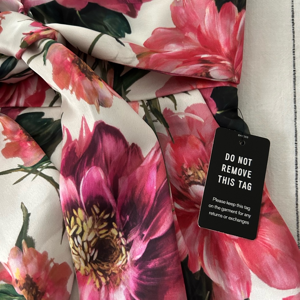 EXPRESS Satin Floral Strapless Tie Waist Romper size 4 - Picture 6 of 7